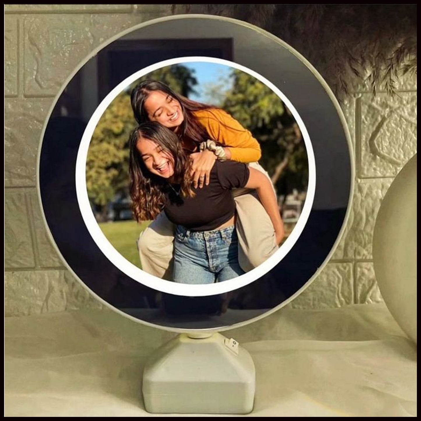 MAGIC MIRROR_01
