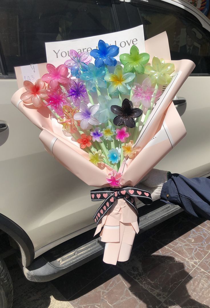 FLOWER CLIPS BOUQUET